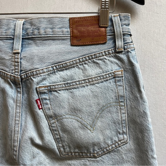 Levi’s Distressed Denim Jean Shorts Sz 32 - Picture 2 of 10